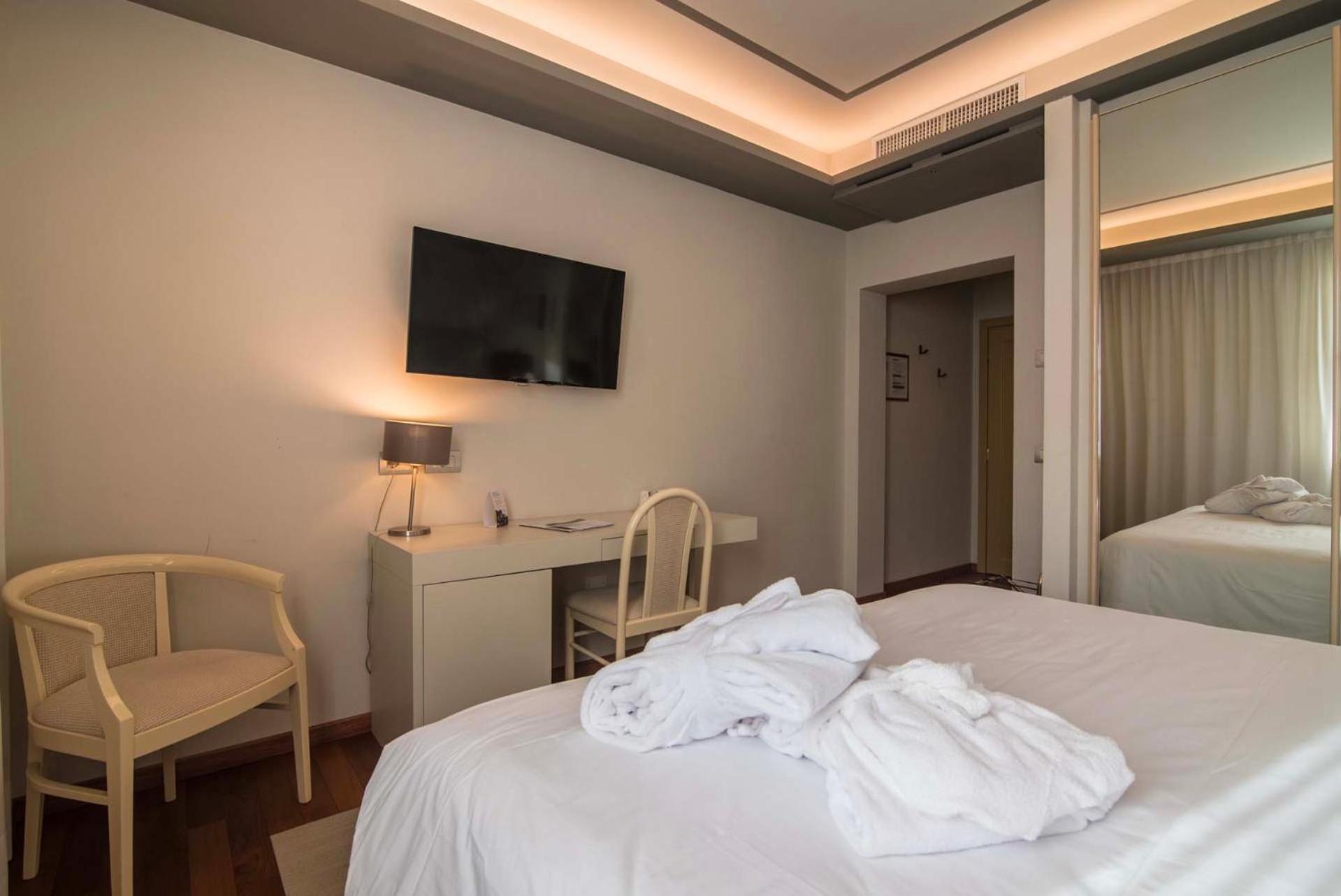 Terme Preistoriche Resort & Spa 蒙特格罗托泰梅 外观 照片